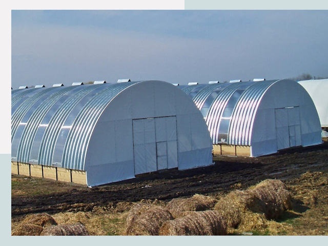 Сельскохозяйственные здания в Полысаево